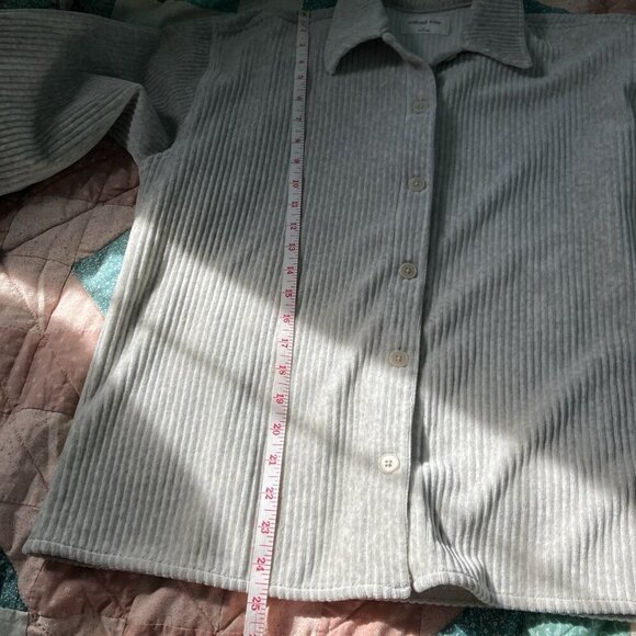 Aritzia Wilfred Free Corduroy Shirt Womens XS Gray Organic Cotton Neutral - Picture 6 of 7